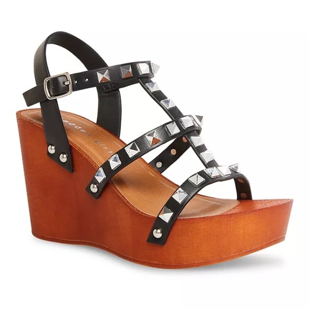 NWOB Madden Girl Darce Studded Wedge Sandals